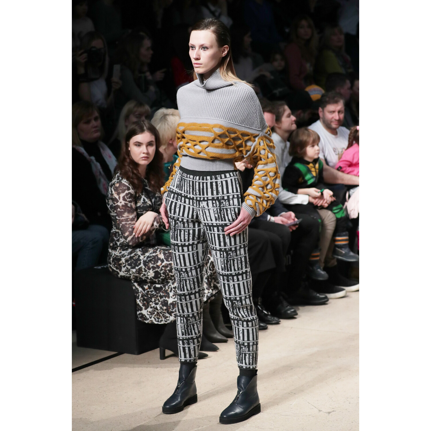 Фото Ksenia Seraya x Mad Daisy Moscow Fall 2019 Ready-to-Wear / Ксения Серая осень-зима 2019 / Неделя моды: Москва